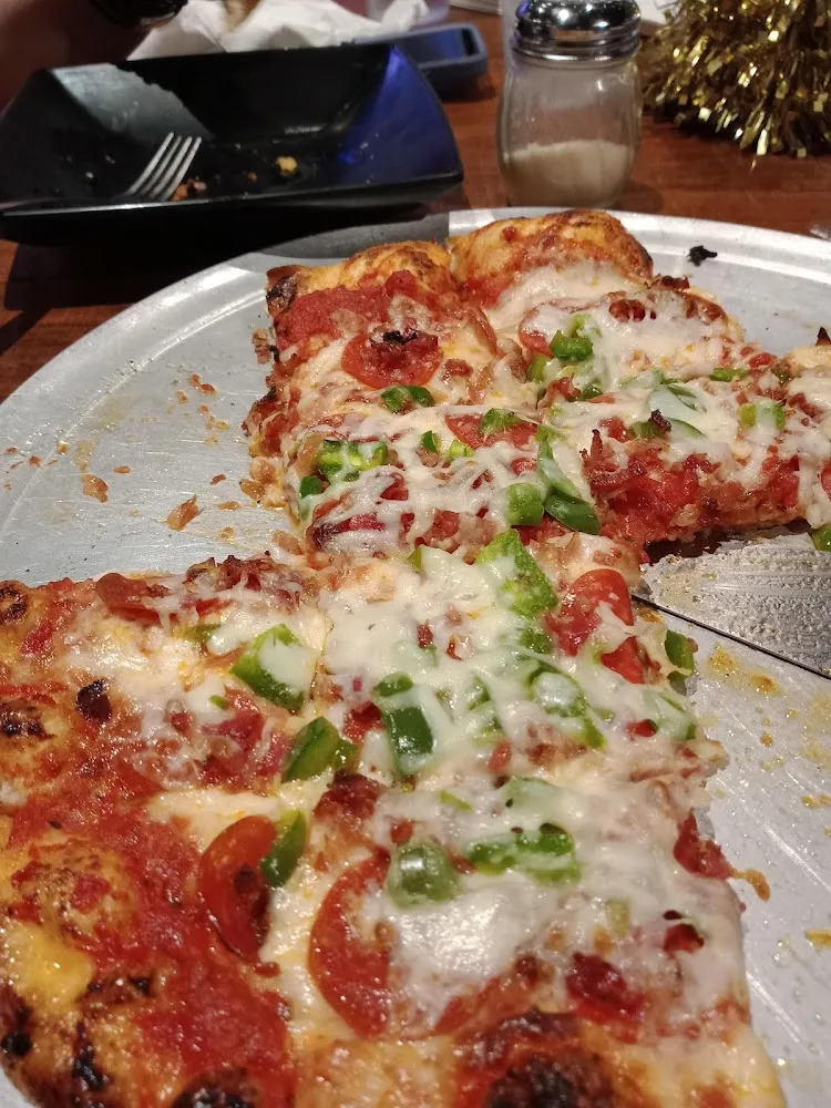 Pepperoni Bacon and Green Pepper Pizza